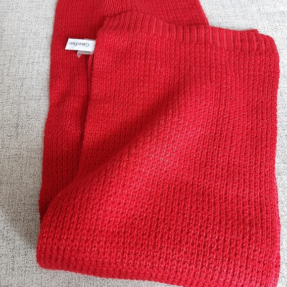 KNIT CALVIN KLEIN  SCARVE.RED.68" LONG. NO TAG.BUT NEVER WORN IT. - Picture 2 of 6